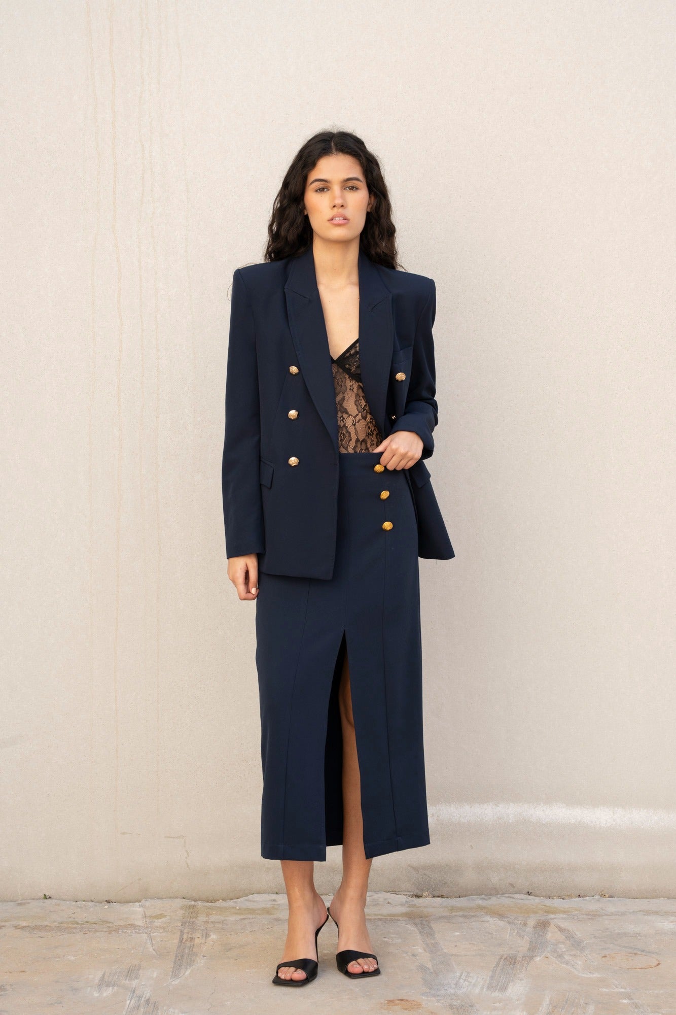 Blazer con bottoni dorati