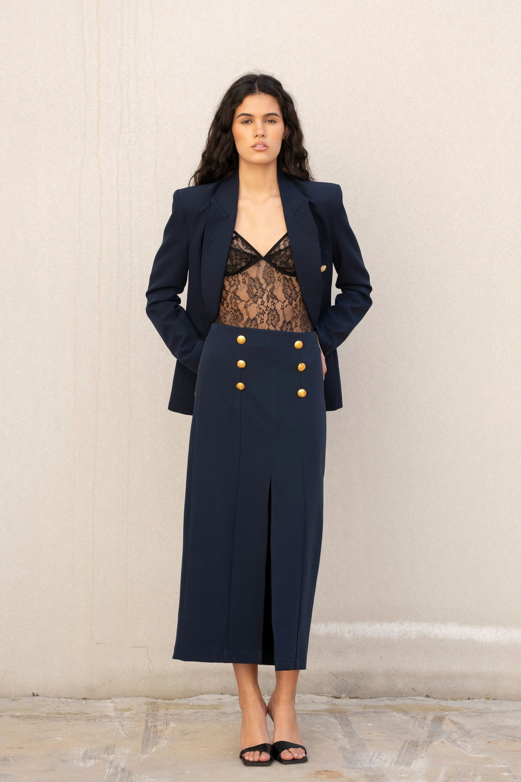 Gonna con bottoni dorati