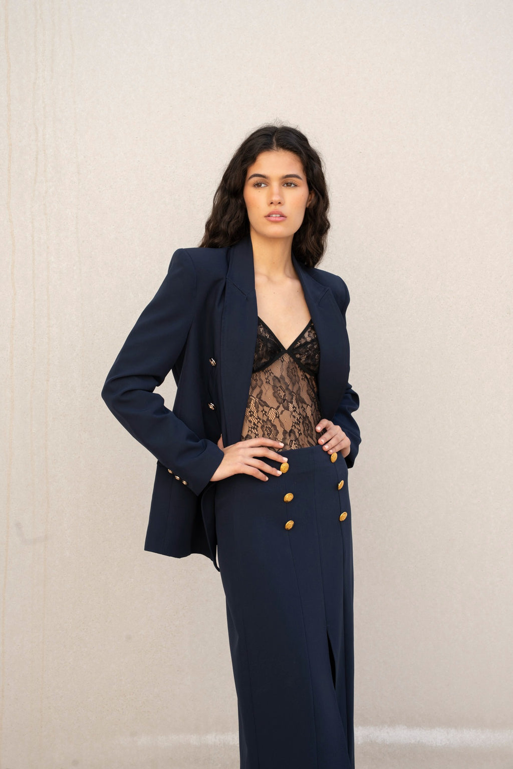 Gonna con bottoni dorati