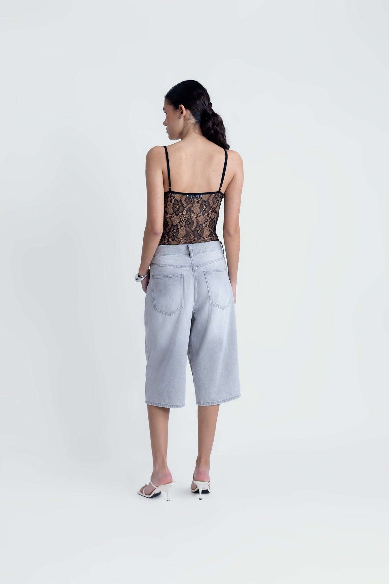 Body in pizzo nero